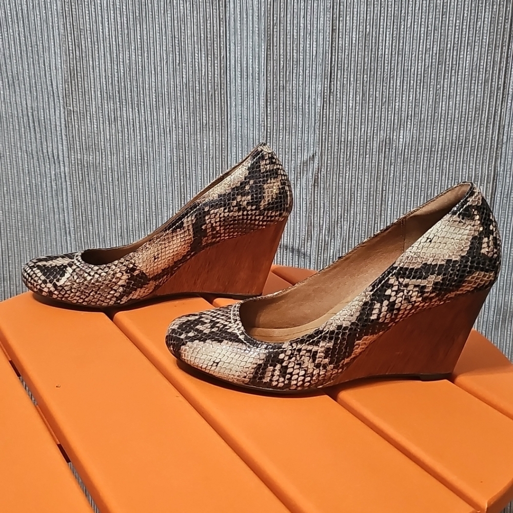 Clarks Indigo Snake Print Wooden Wedge Heels‎ Pumps Rounded Toe Women's 7.5 EUC
